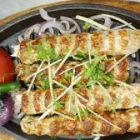 Chicken Seekh Kabab (4 Pcs) With Humus & Roti