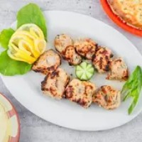 Chicken Malai Botti Tikka (8 Pcs) With Humus & Roti