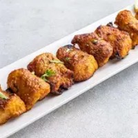 Fish Tikka Boneless Hamour 8 Pcs with Humus & Roti